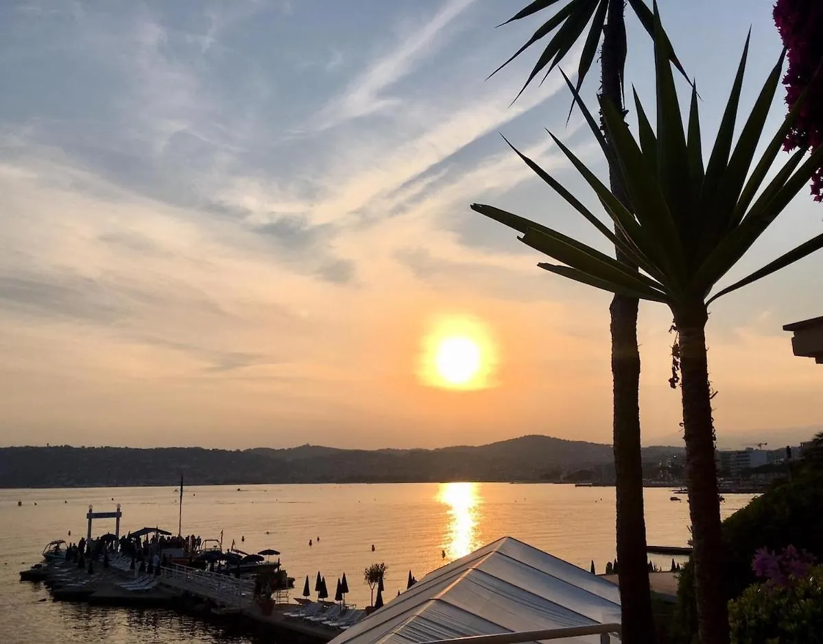 First Floor Apartment Fully Renovated Antibes