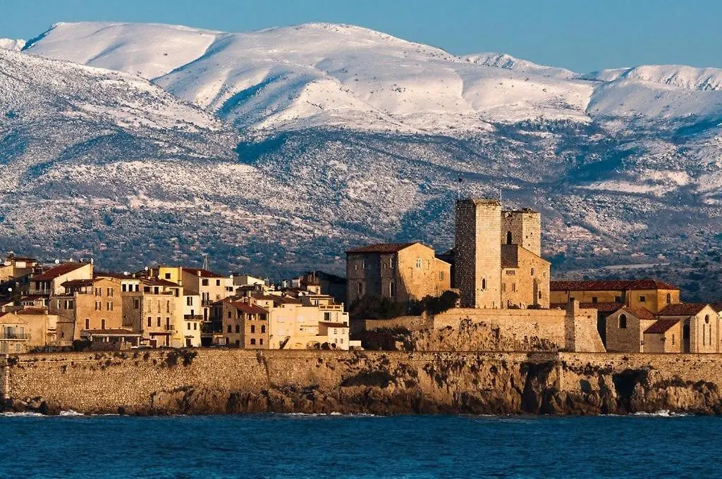 First Floor Apartment Fully Renovated Antibes